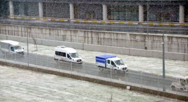 İstanbul Havalimanı'nda kar yağışı 