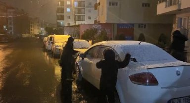 İstanbul'da kar yağışı başladı-1