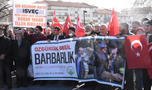 İsveç'te 'Kuran-ı Kerim'in yakılması Sivas'ta protesto edildi
