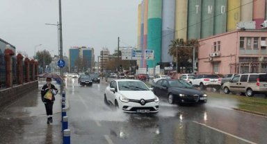İzmir için çok kuvvetli ve şiddetli sağanak uyarısı