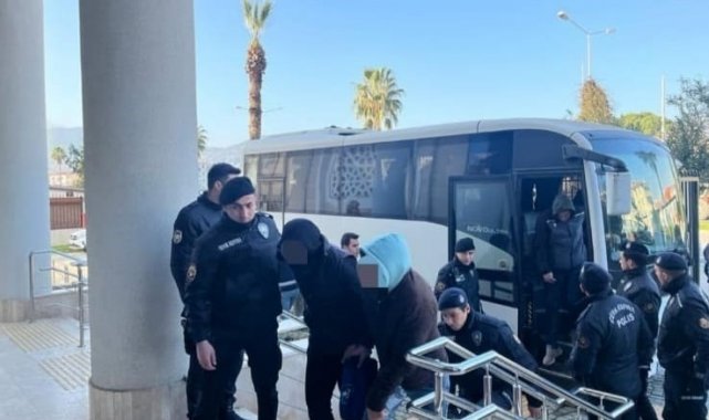 İzmir Selçuk'ta "Kökünü Kurutma Operasyonu"