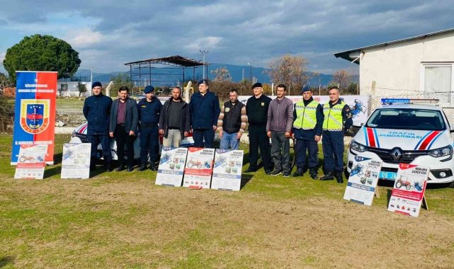 Jandarma ekipleri traktör ve motosiklet sürücülerini bilgilendirdi