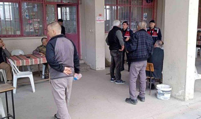 Jandarma ekipleri vatandaşları dolandırıcılık ve hırsızlık olaylarına karşı bilgilendirdi
