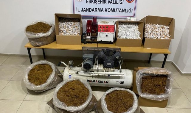 Kaçak tütün sattığı tespit edilen şüpheliyi jandarma yakaladı