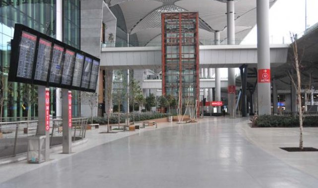 Kağıthane-İstanbul Havalimanı metrosu yolcu taşımaya başladı
