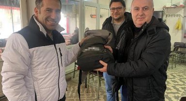 Kahvehanede unutulan para dolu çanta sahibine ulaştırıldı