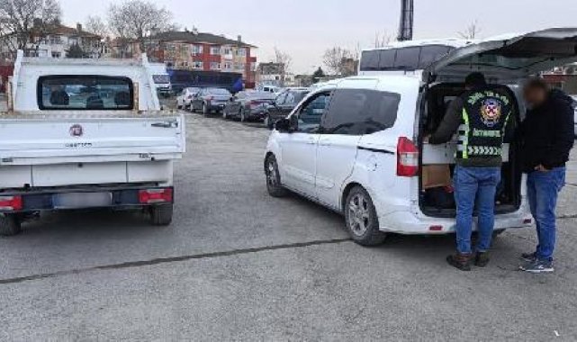 Kamyonet kasasında taşıdığı borularla araçlara zarar veren sürücüye ceza