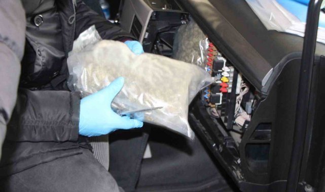 Kapıkule Gümrük Kapısında 11 kilogram esrar ele geçirildi