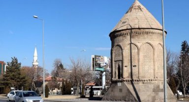 Kayseri'de 748 yıldır korunan kümbetin ziyarete açılması önerisi