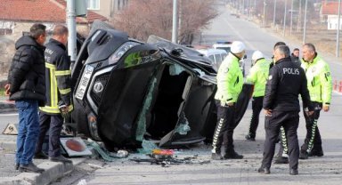 Kayseri'de otomobiller çarpıştı: 5 yaralı