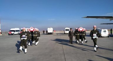 Kaza şehidi 2 asker, Ağrı'dan törenle uğurlandı