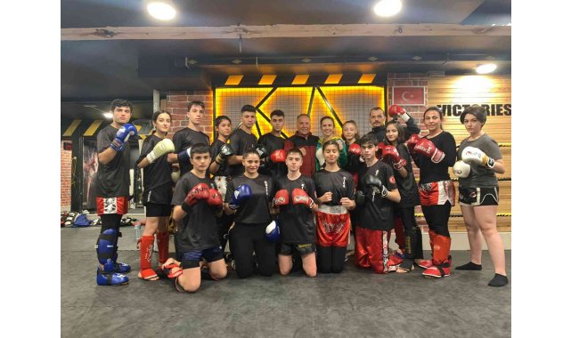 Kick Boks Türkiye Şampiyonasına katılacak 19 sporcunun hedefi milli takıma girmek