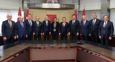 Kılıçdaroğlu, büyükşehir belediye başkanları ile bir araya geldi