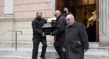 Kilisedeki yangında ölen Jozefin Ekmekçioğlu son yolculuğuna uğurlandı