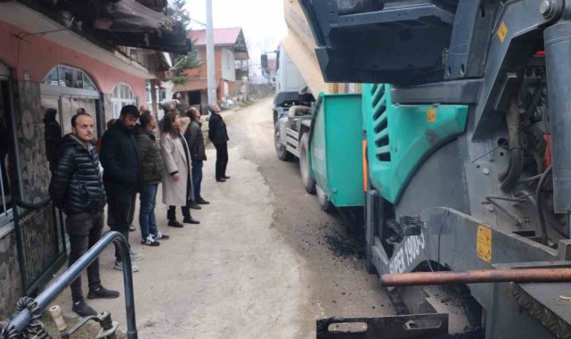 Kışında köylerde asfaltlama sürüyor