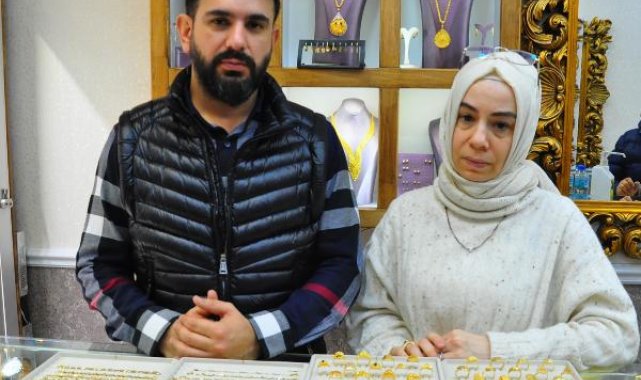 Komşu kuyumcunun 'vitrinden hırsızlık' iddiası