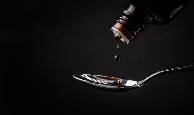 Kontamine olmuş öksürük şuruplarından 300'den fazla çocuk öldü