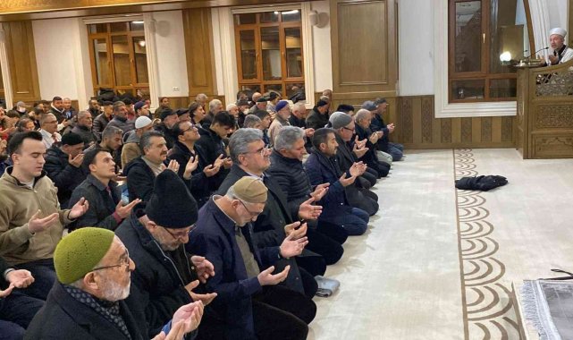 Kulu'da Regaib Kandili'nde camiler doldu taştı