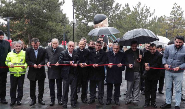 Kütahya'da İsmail Hakkı Uzunçarşılı ve Gültepe parkları halkın hizmetine sunuldu