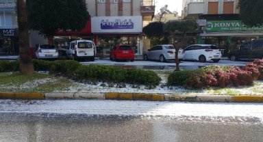 Manavgat'a dolu yağdı