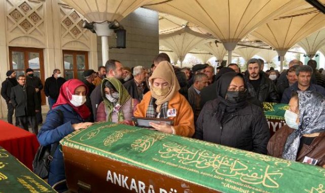 Menderes'in idamını fotoğraflayan İsmail Şenyüz toprağa verildi