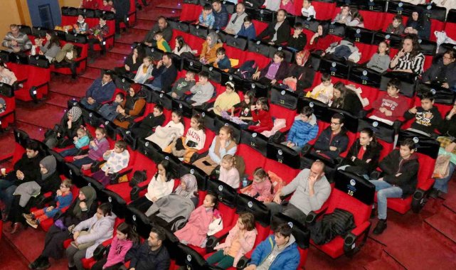 Minikler, 'Hayvanlar Şehri'ni heyecanla izledi