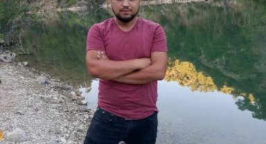 Motosiklet devrildi, yola savrulan kasksız sürücü öldü