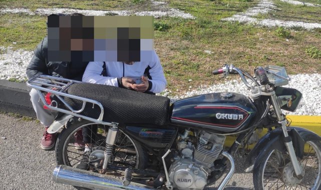 Muğla'da trafik ekipleri iki aranan şahıs ile bir çalıntı motosiklet yakaladı