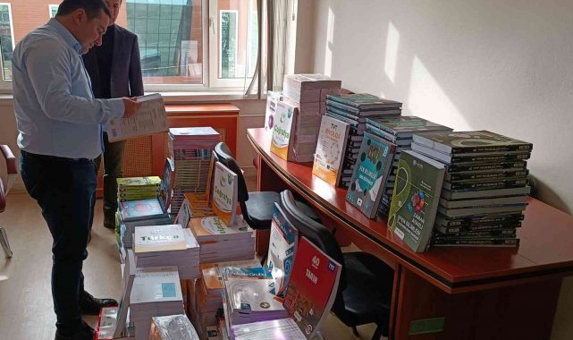 Öğrencilere destek kitapları dağıtıldı