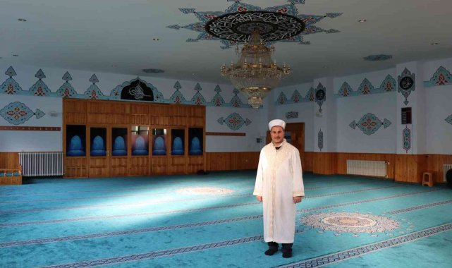 Oltu Belediye merkez camisinin halıları değiştirildi