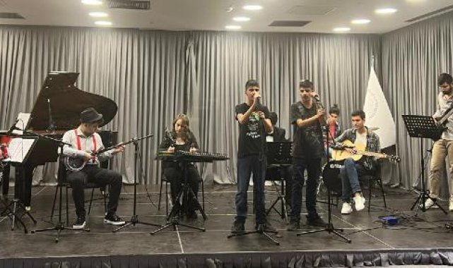 Otizmli bireylerden oluşan 'Bizim Orkestra'dan ilk konser