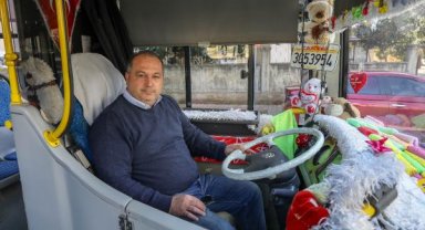 Otobüsün peşinden koşan yolcuya sinirlenip seferi yarım bıraktı