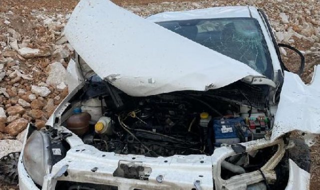 Otomobil, şarampole devrildi: 2 ölü, 1 yaralı
