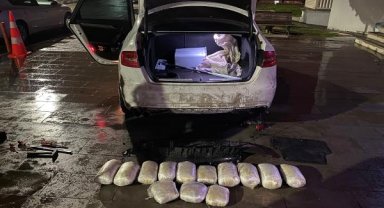 Otomobilin tamponundan 11,7 kilo esrar çıktı