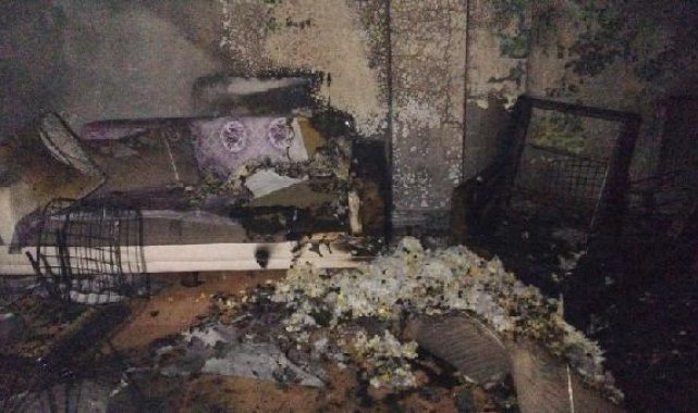 Patlama sonrası evde çıkan yangını itfaiye ekipleri söndürdü