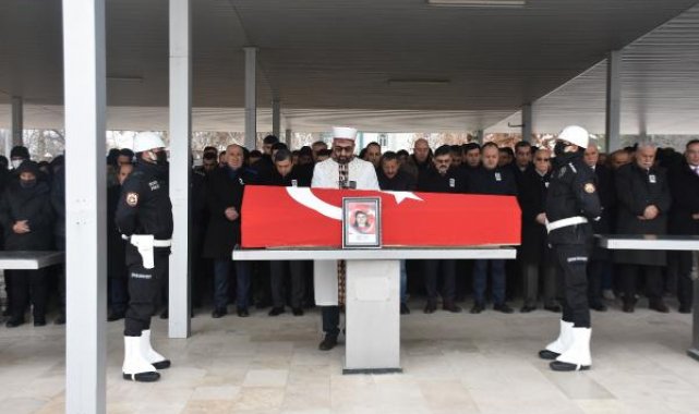 Polis eşinin öldürdüğü Aslı, Malatya'da toprağa verildi
