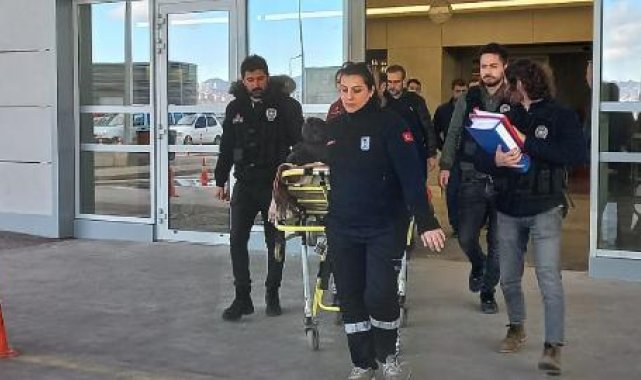 Polisten kaçarken 2'nci kattan atlayıp yaralanan uyuşturucu satıcısı, cezaevine götürüldü