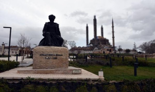 Restorasyondaki tarihi Selimiye Camisi'nin 594 penceresi de değişiyor