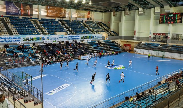 Sakarya Büyükşehir hentbol Ümraniye'nin konuğu olacak