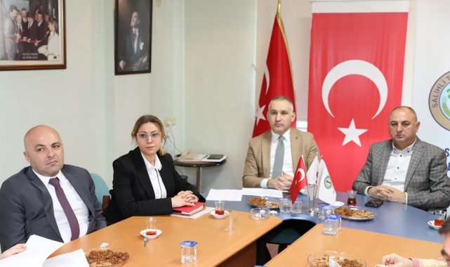 Salihli'de ıspanak üretimiyle ilgili toplantı yapıldı