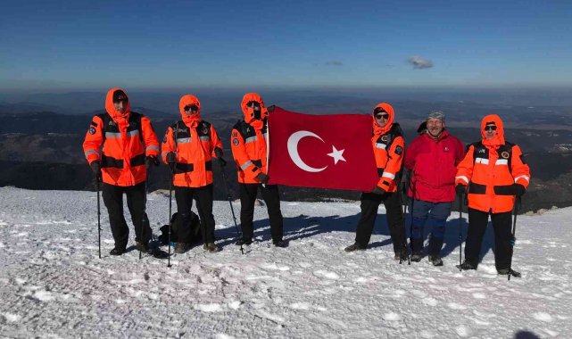 Şehitleri anmak için Ilgaz Dağı'na tırmandılar