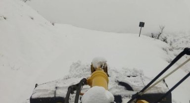 Siirt Şirvan'da kardan kapanan yollar açıldı