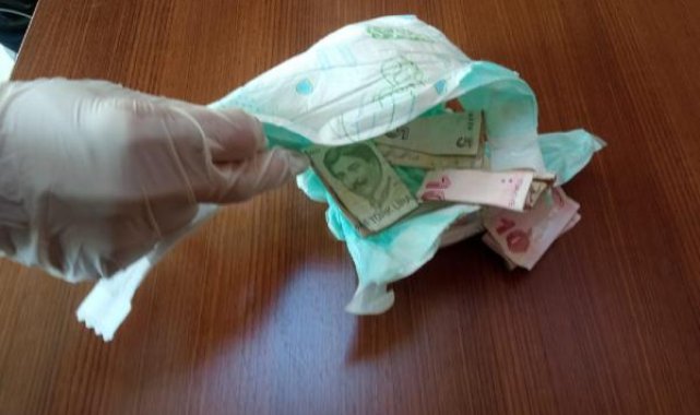 Siirt'te zabıtadan 'dilenci' operasyonu; paralar bebek bezinden çıktı