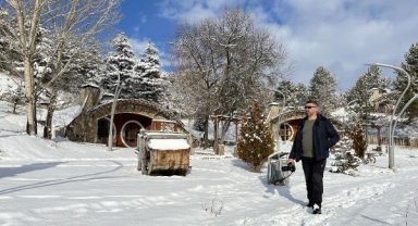 Sivas'ta 105 yerleşim yeri yolu, kardan kapalı