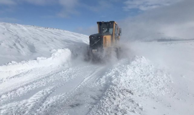 Sivas'ta 52 yerleşim yeri yolu ulaşıma kapandı