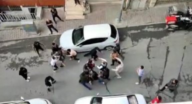 Sultangazi'de tekstil işçilerinin kavgası; ensesinden bıçaklandı