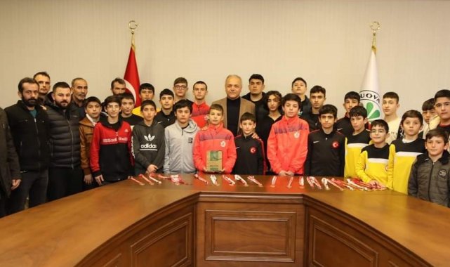 Suluova Belediyesporlu güreşçilerden 35 madalya