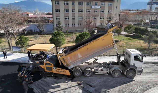 Sümer'de yol ve kaldırım çalışmaları sürüyor