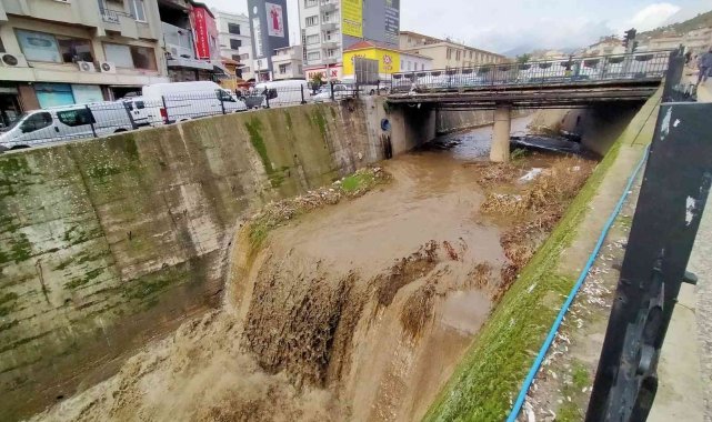 Tabakhane Deresi'nde sular yükseldi