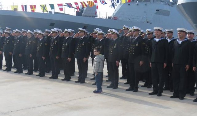 TCG Burgazada 1045 saat seyrin ardından ana limana döndü